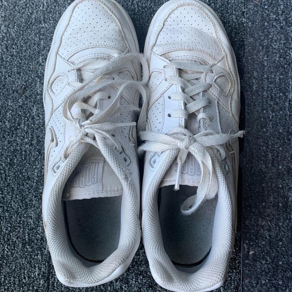 Men’s White Nike Forces In Size 8